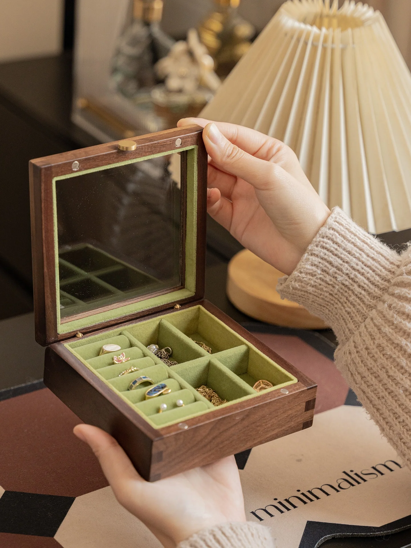 Portable Multi-Functional Jewelry Box Bla Walnut Wood Practical Storage Box Faionable Vintage Pattern Velvet Interior