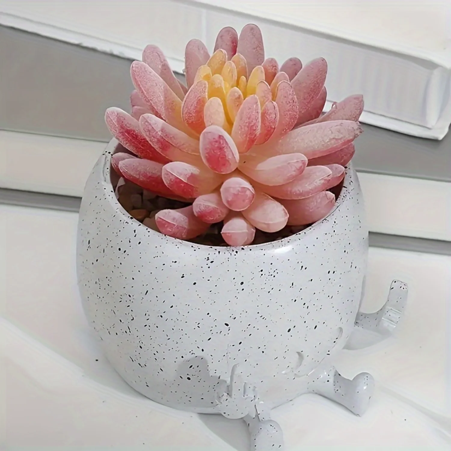 Charming Resin Succulent Planter - Indoor/Outdoor Decorative Pot for Home and Office
