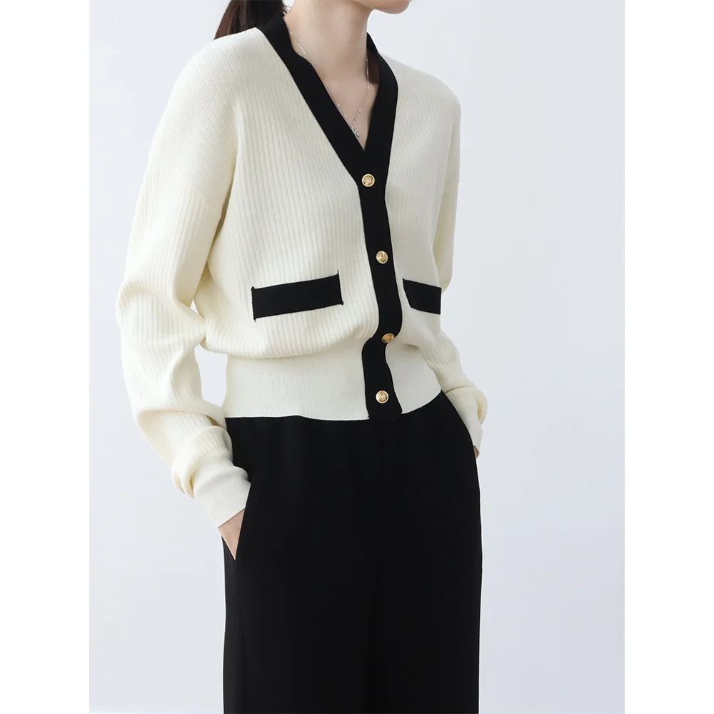 Ladies' elegant small fragrance style contrasting color V-neck knitted cardigan Korean version slimming sweater jacket 2024