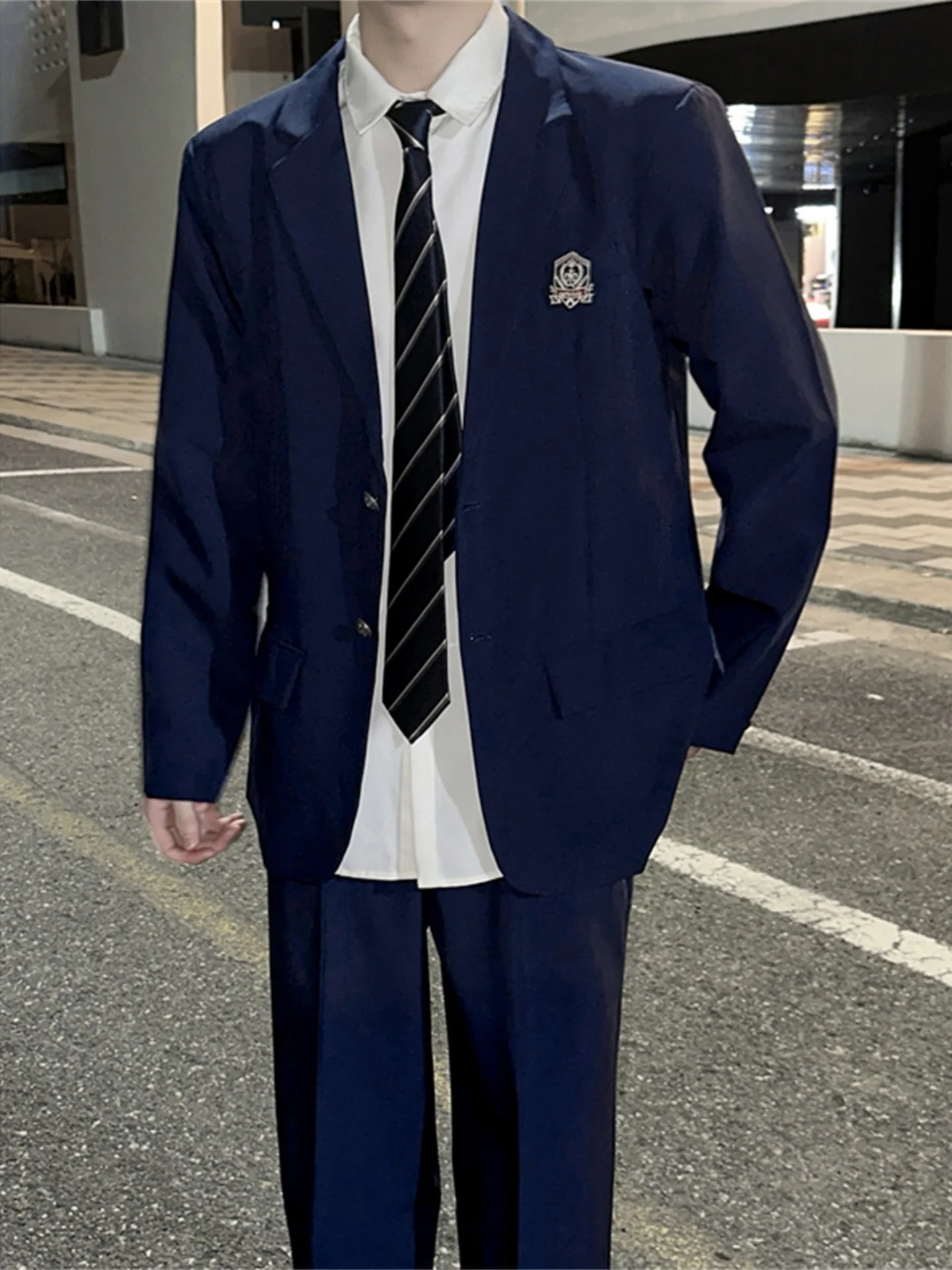 

Мужской повседневный школьный костюм-пиджак: немнущийся, с круглым низом, плоским воротником, на двух пуговицах, модный, для отдыха