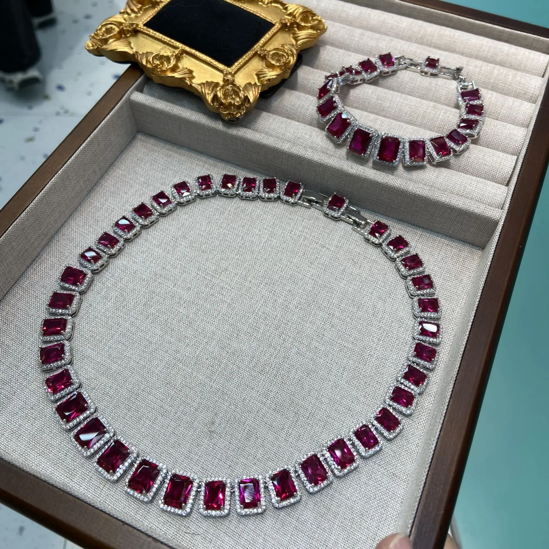 

New Luxury Elegant Square Zircon Gemstone Necklace Bracelet Red Woman Jewelry Dress Banquet Accessories High-Quality Original