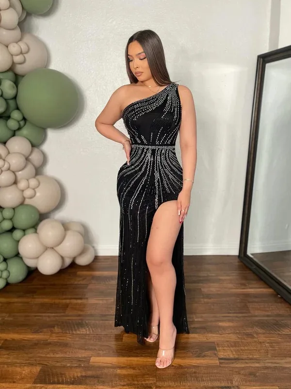 เซ็กซี่ไนท์คลับปาร์ตี้คลับจัดเลี้ยงพรหม Hot Rhinestone แขนกุดไหล่เอียงแยกสะโพกยืดชุด