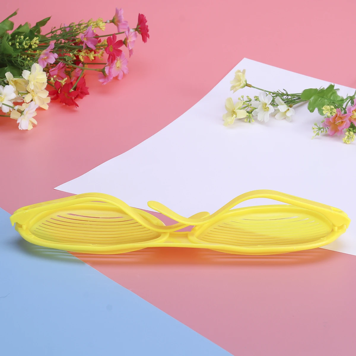 

Fun Oversized Shutter Fashion For Club Performance Creative Humor Eyewear Yellow Novelty Funny Adults Party Favor Festival