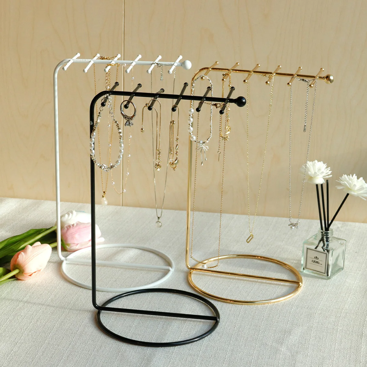 

Подставка для ювелирных изделий, подставка для ожерелья, металлическая настольная башня для хранения ювелирных изделий для подвешивания подвесок, серег, браслета Rin