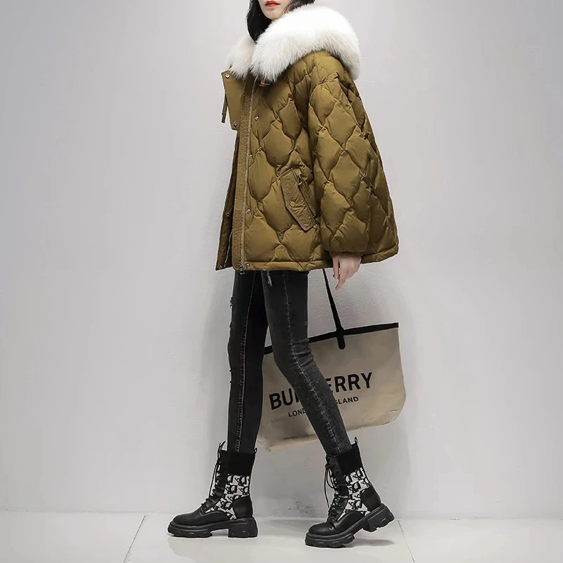 Kurze Daunenjacke aus echtem Fuchspelz mit marineblauem Hals für Damen, Winter 2025, neue koreanische Version, lockerer weißer Entendaunenmantel, weiblich, warme Oberbekleidung