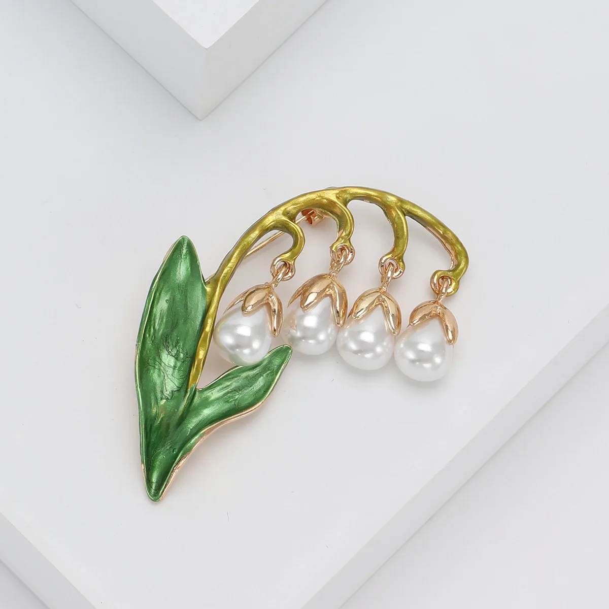 بروش لؤلؤ نبات المينا الرجعية للممثلة، جودة أنيقة، زخرفة جرس الأوركيد، إكسسوارات مشبك زهرة الصدر