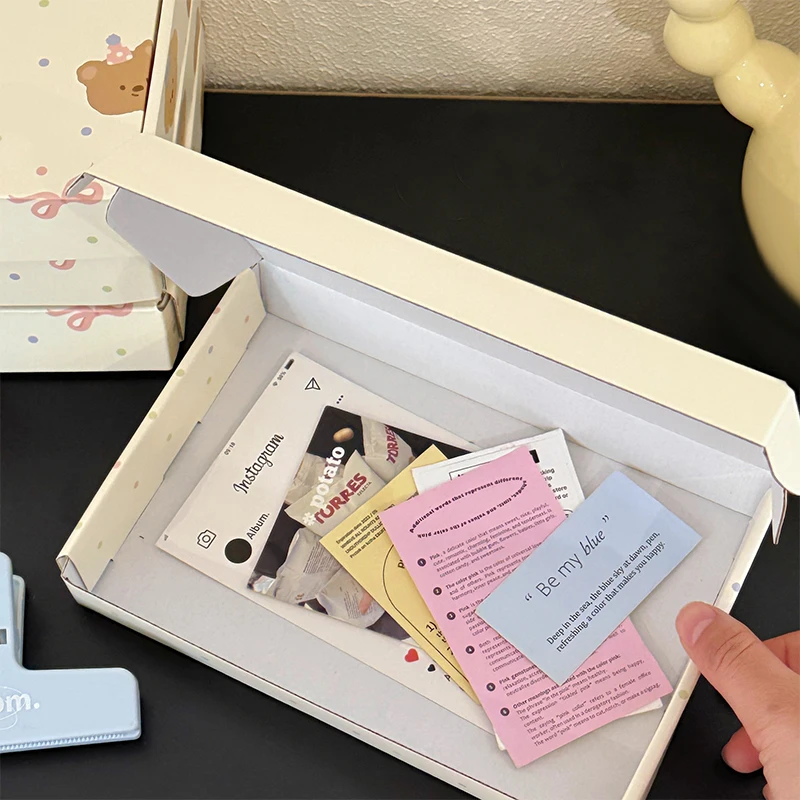 علب هدايا مكونة من 5 قطع عالية الجودة، شكل مربع أصفر حليبي مع موضوع طائرة لطيف للحيوانات الأليفة.