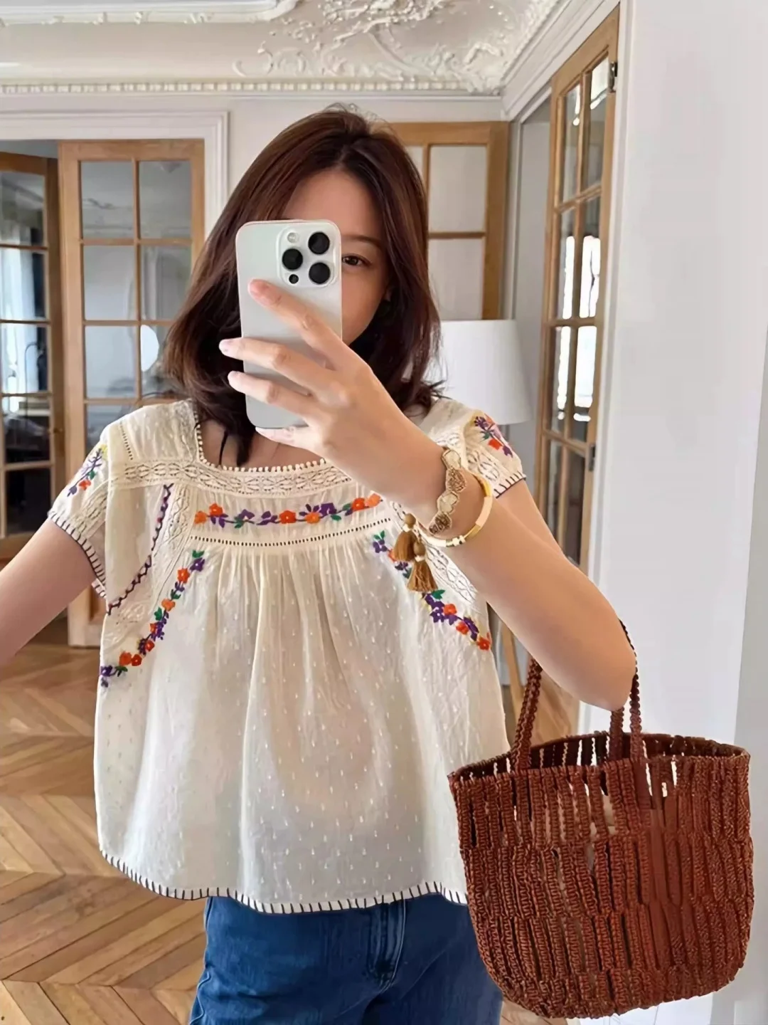 

Весенне-летняя женская блузка с вышивкой, квадратным воротником и цветочным узором, в стиле кантри, с декоративной строчкой, повседневная, свободного кроя