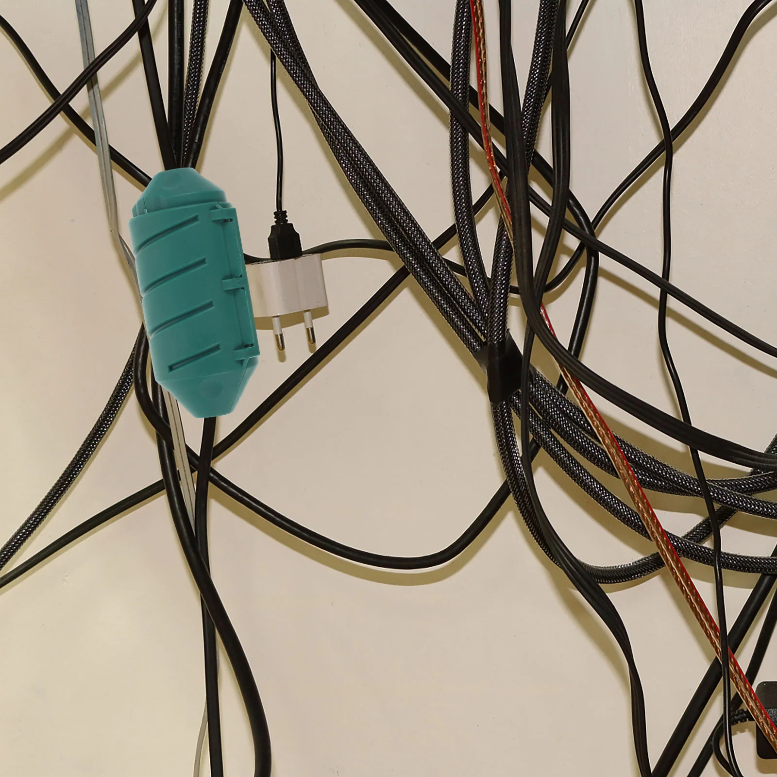 Outdoor Waterproof Junction Box Extension Cord Pp Plug Protect Covers for Cords