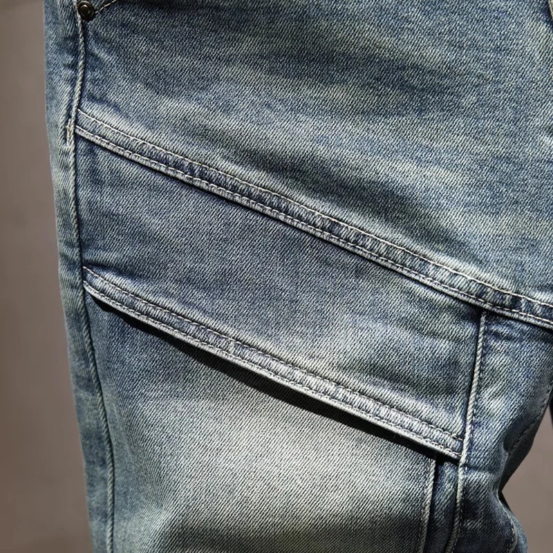 Men Jeans Light Blue Vintage Washed Denim Pants Diagonal Stitching Splicing Pleated Knee Design Elastic Slim Streetwear Men Jean