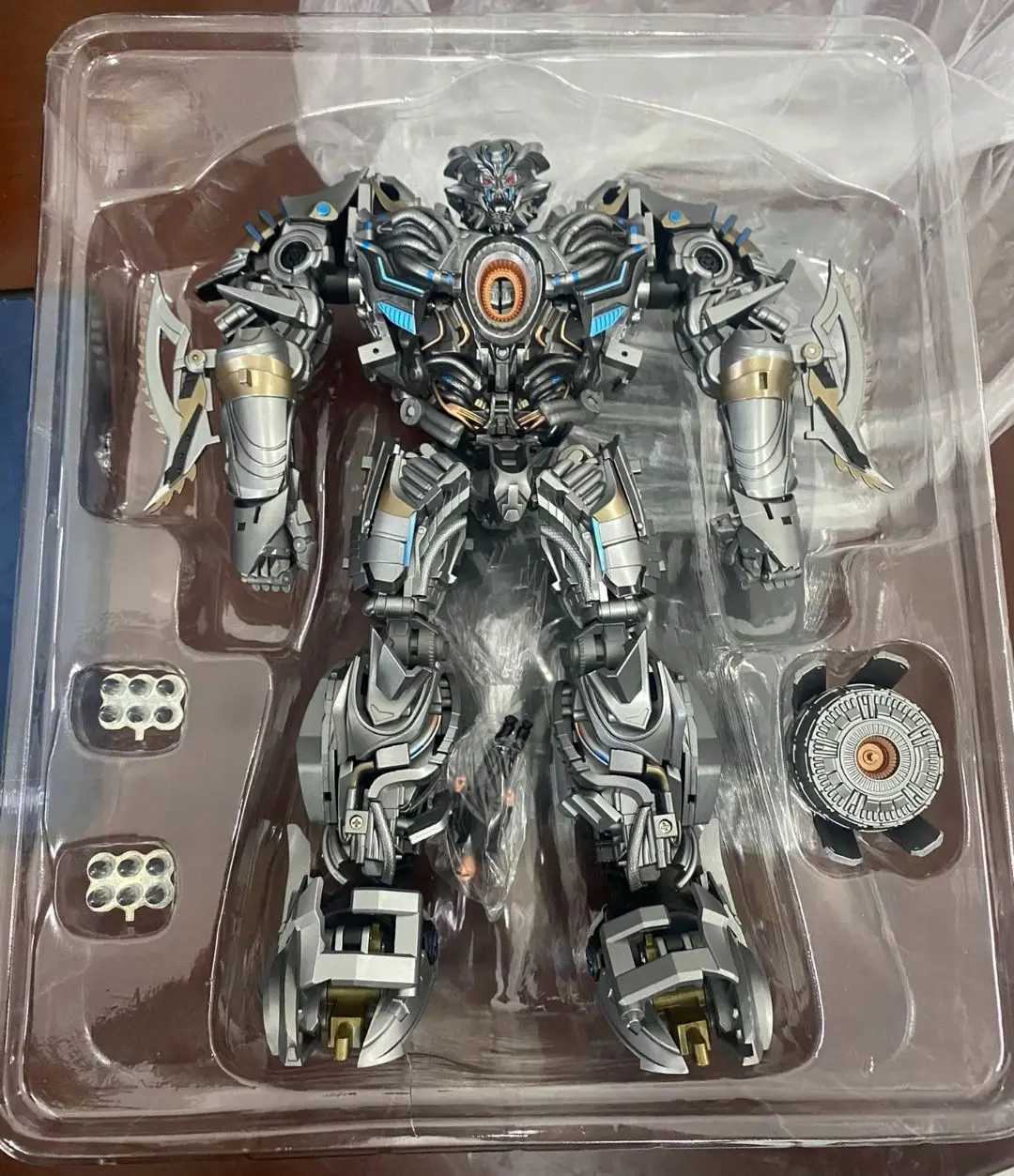 In StockNew Transformation Toys Unique Toys UT R-04 R04 Nero Galvatron Movie 4 UT Toy Action Figure Collectible Gifts Model
