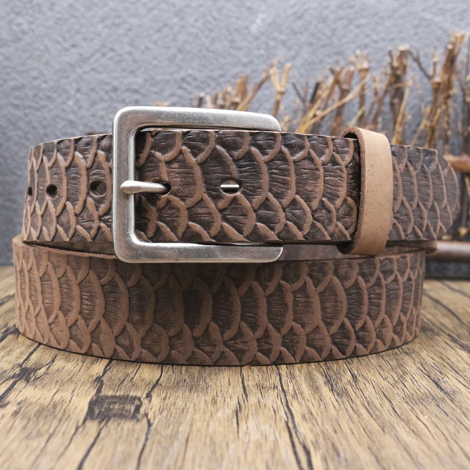 Top Grain Crazy Horse Leather Pin Buckle Belt Full‑Coverage Western Stamp Detail Weather‑Toughened Cowhide Substrate
