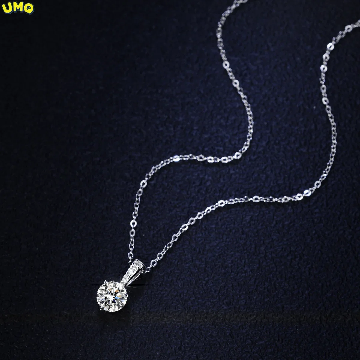 

925 Sterling Silver Pendant 1 Carat Moissanite Necklace Women Fashion Classic Three-claw Silver Pendant Gift Chain