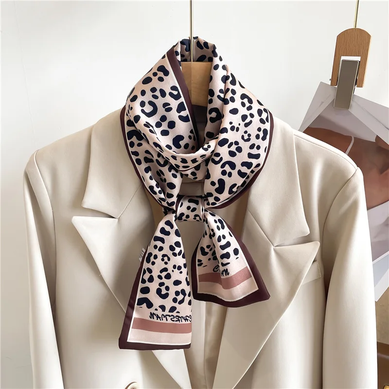 2024 Women Luxury Brand Silk Scarf Headscarf Double-Sided Printing Foulard Hand Kerchief Pareo Neckerchief Ribbon Bag Decoration