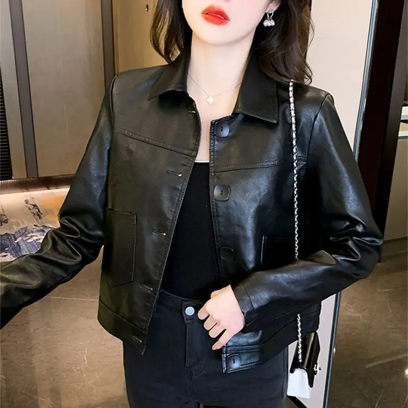 Giacca in Pelle di Alta Qualità per Donna, Casual ed Elegante, Primavera Autunno Inverno, Colletto Rovesciato, Senza Strappi, Materiale PU, Marca Cinese