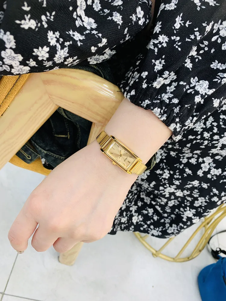 New Gold-Colored Rectangular Watch, Women'S Vintage Light Luxury Minimalist 2026 New Wristwatch, Quartz Movement.