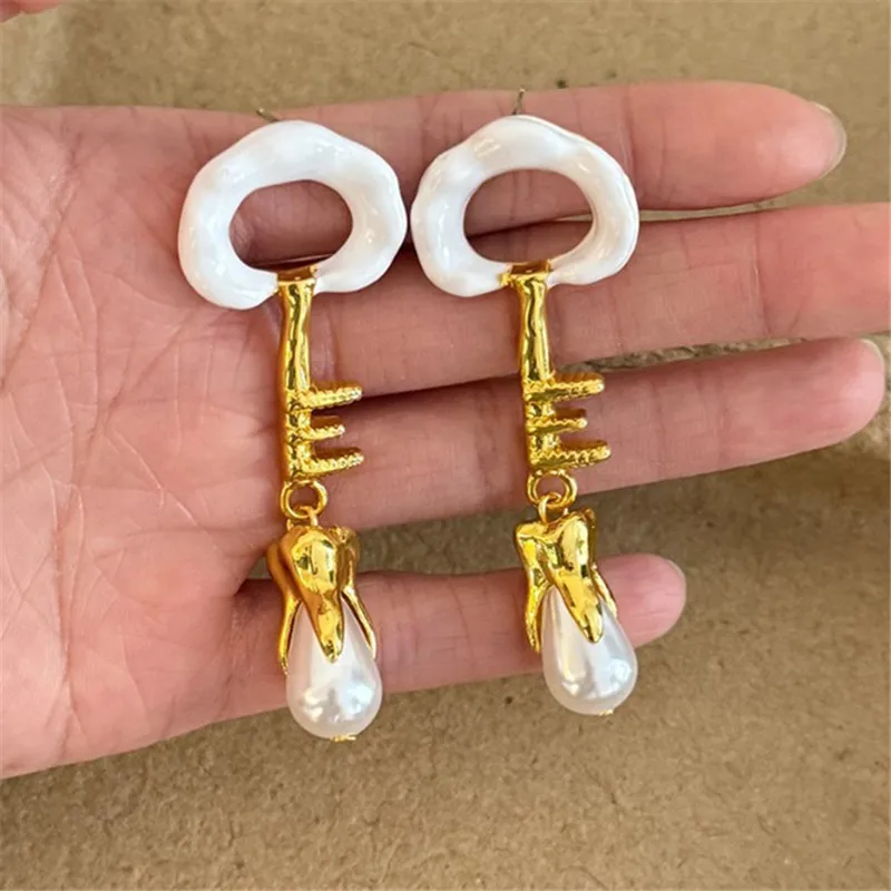 Statement Fashion Metallic Key Baroque Pearl Dangle Earrings For Women Personality New Big Earrings Wholesale