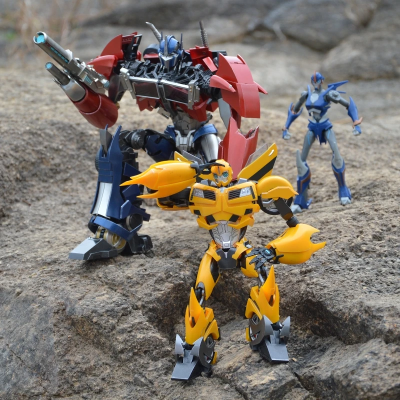 아이언 워리어 변신: 프라임 IW08 오버사이즈 범블비 - DLX 스케일 관절형 액션 피규어