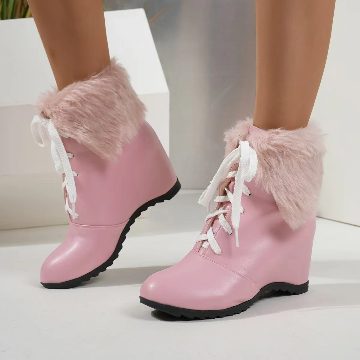 

25. женские теплые ботинки LACES, увеличивающие рост и плюшевую подкладку, милые розовые зимние меховые сапоги на низком каблуке.