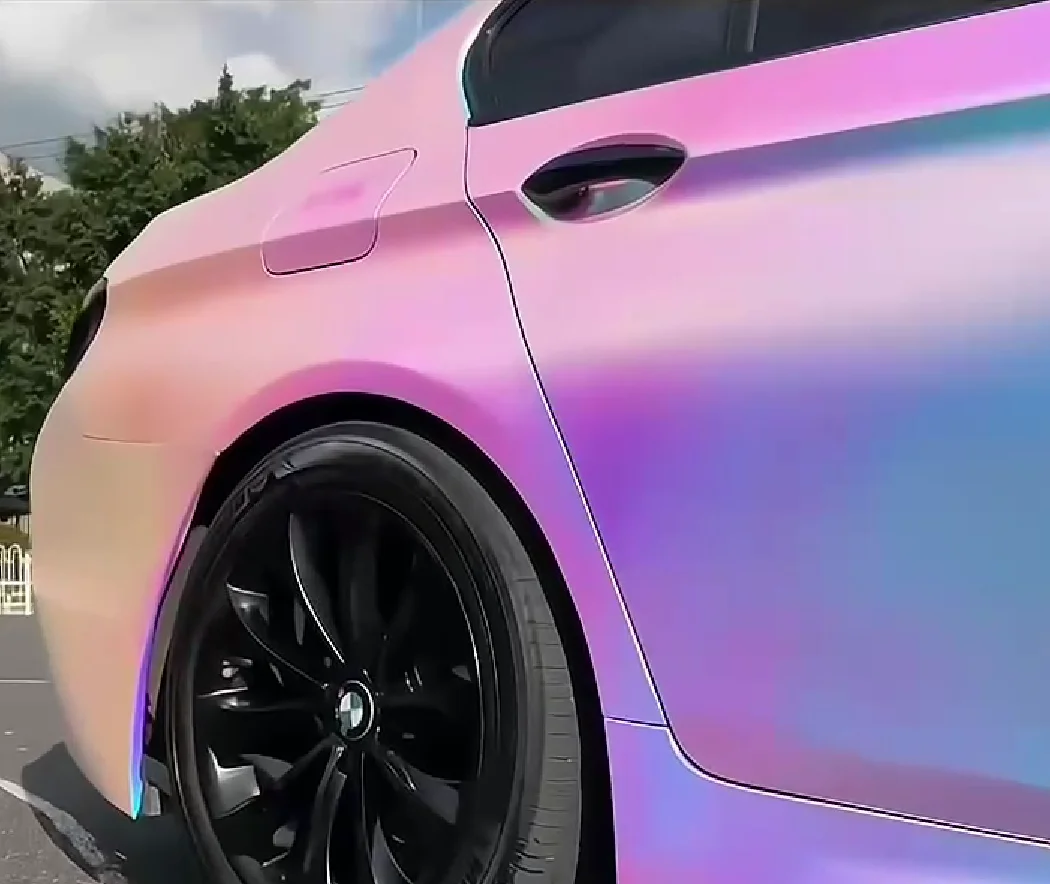 Rekbaar materiaal Low Tack lijm autodecoratie vinylsticker Kleurrijke matte regenboog chroom vinylsticker voor autoverpakking