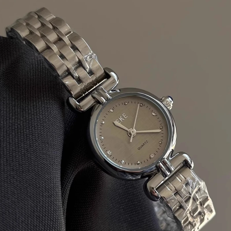 Classic trend women's watch elegant and simple light luxury student classic trend women's watch elegant and simple