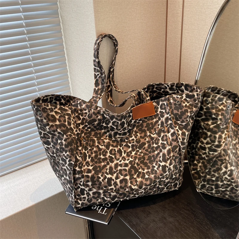 Leopard Canvas Commuting Lazy Style Women's Bag 2024 Fashionable Shoulder Bag Portable Large Capacity Mommy Bag Versatile