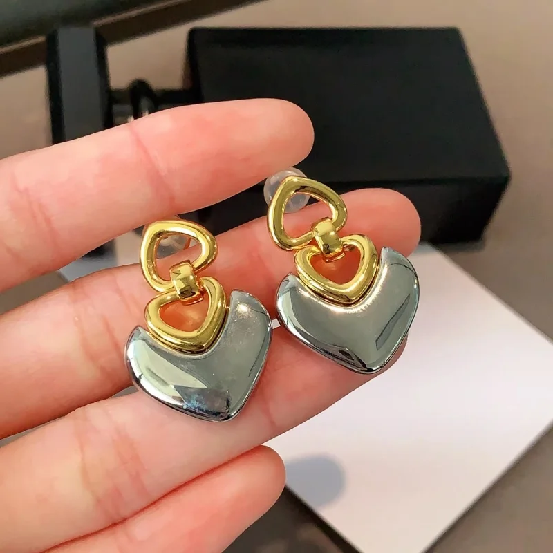 French Fashion Contrasting Color Heart Earrings for Women Smooth Metal Heart Shape High-end feel Simple Exquisite Accessories