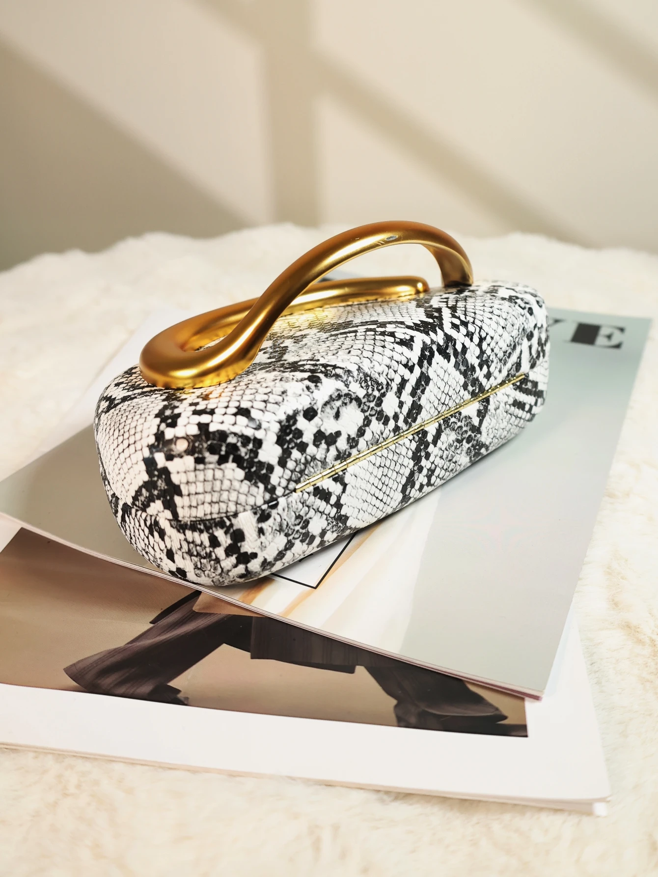 

Retro women's bag 2025 chain small batch new style evening party European and American metal fashion box versatile banquet singl