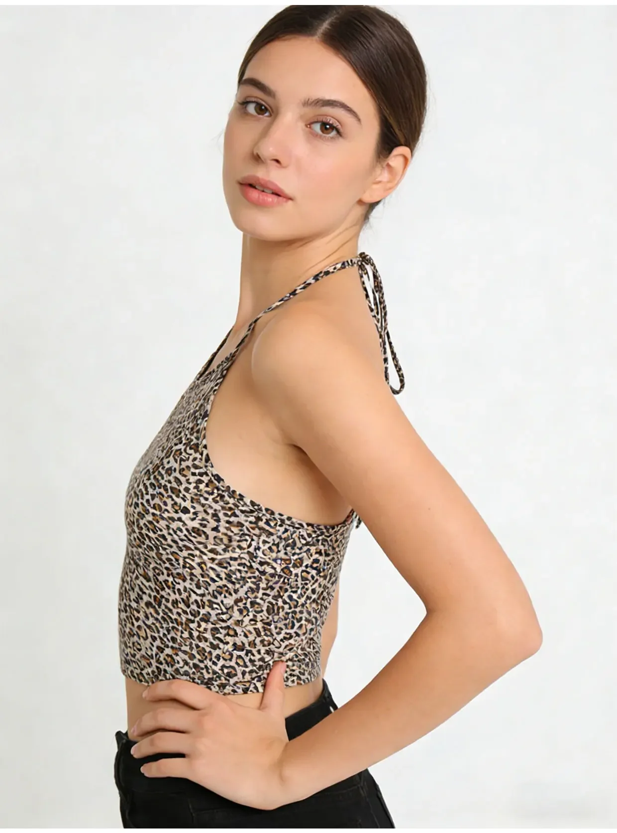 

Женский сексуальный жилет, с вырезом на шее и открытой спиной, с эффектным леопардовым принтом.