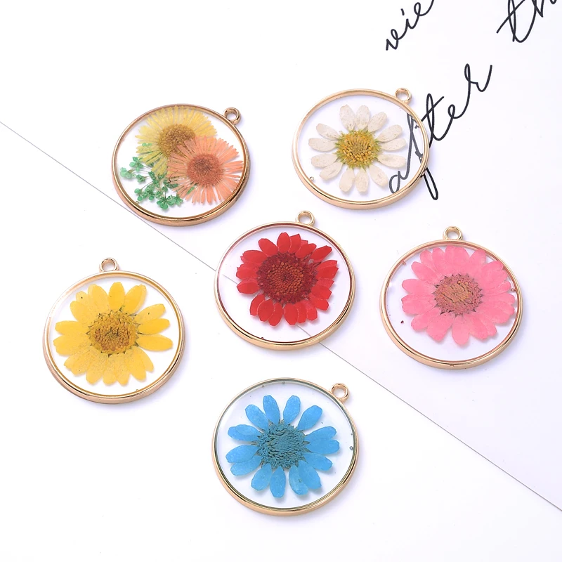 12Pcs Round Pressed Flat Plated Epoxy Natural Real Hibiscus Daisy Blossom Dried Flower Resin Charms Pendant for Jewelry Making