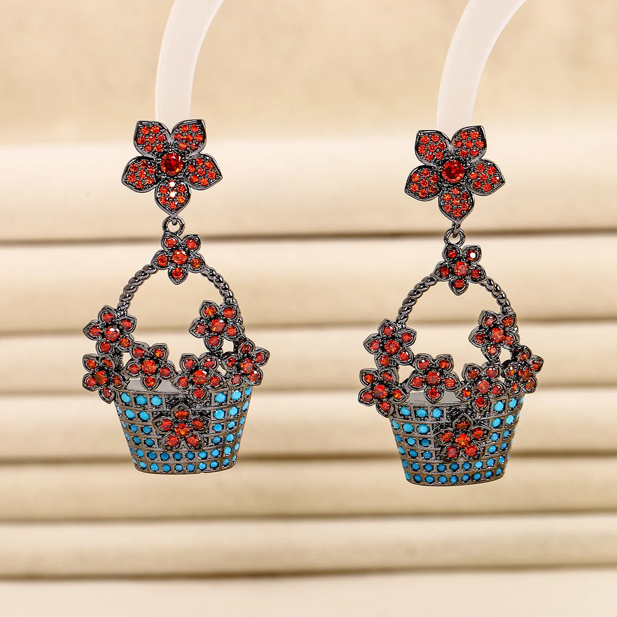 Exquisite Flower Basket Earring Vintage Red Blue Cubic Zirconia Dangle French Luxury Romance for Women Jewelry Dress Accessories