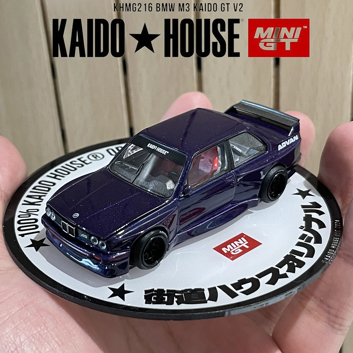 KHMG 216 1:64 BMW M3 Kaido GT V2 mit Öffnender Motorhaube Diecast-Automodell Kaido House MINIGT – Detail 5