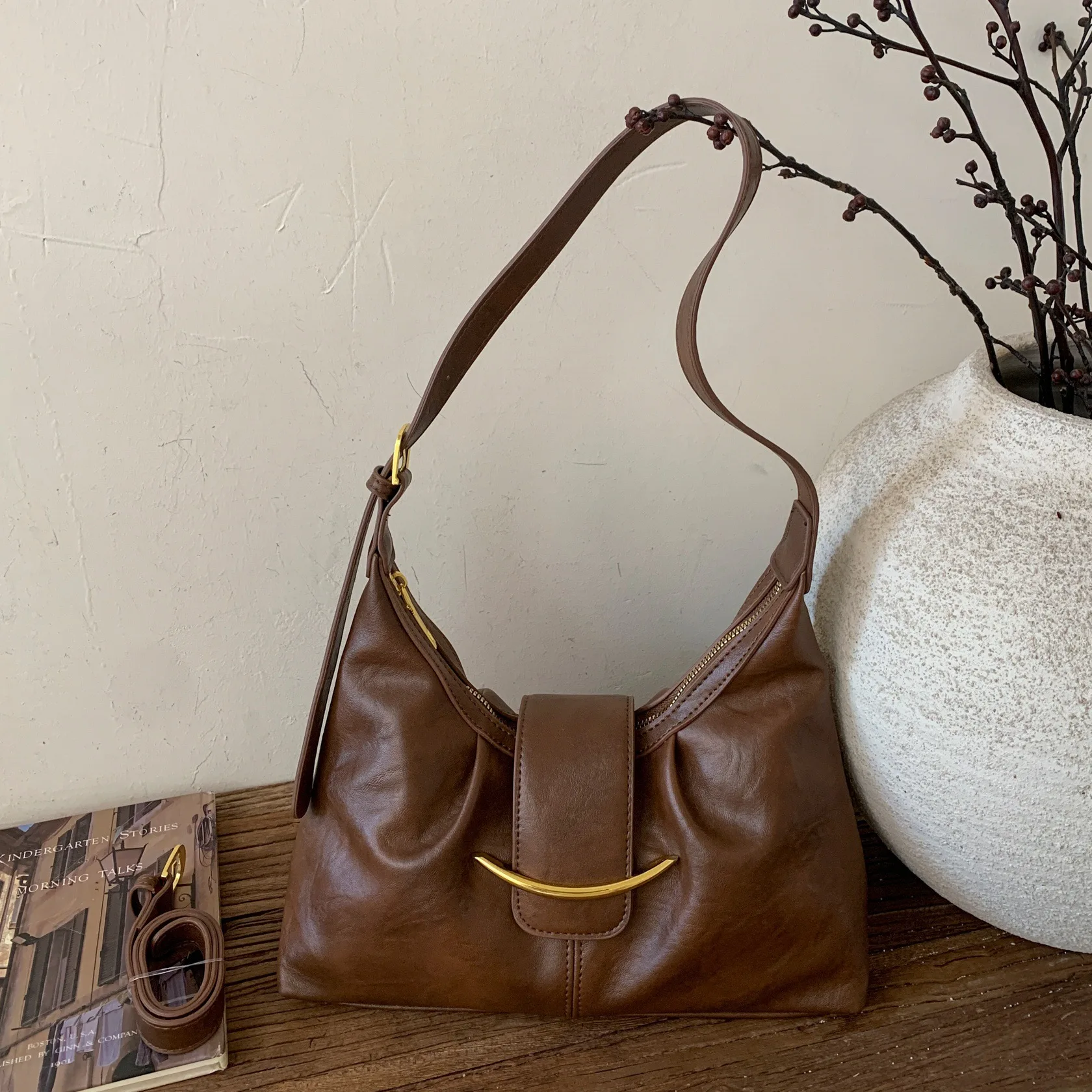 

Роскошная сумка через плечо 2025 года, минималистичная женская сумка через плечо, повседневная сумка-тоут, универсальная сумка «день-ночь», текстурированный слинг