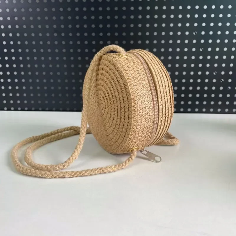 Okrągła torba ze słomy damska tkana torba plażowa Crossbody dla pań śliczna rattanowa ręcznie robiona dzianinowa cukierkowa kolorowa mała torebka