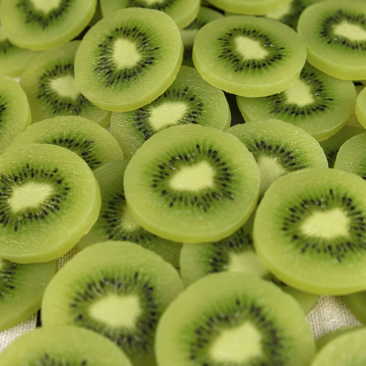 Realistische Kiwi-Fruchtscheiben, simulierte Fruchtscheiben, Obstzubehör, Eiscreme-Dekorationszubehör, Obst- und Angelzubehör – Detail 3