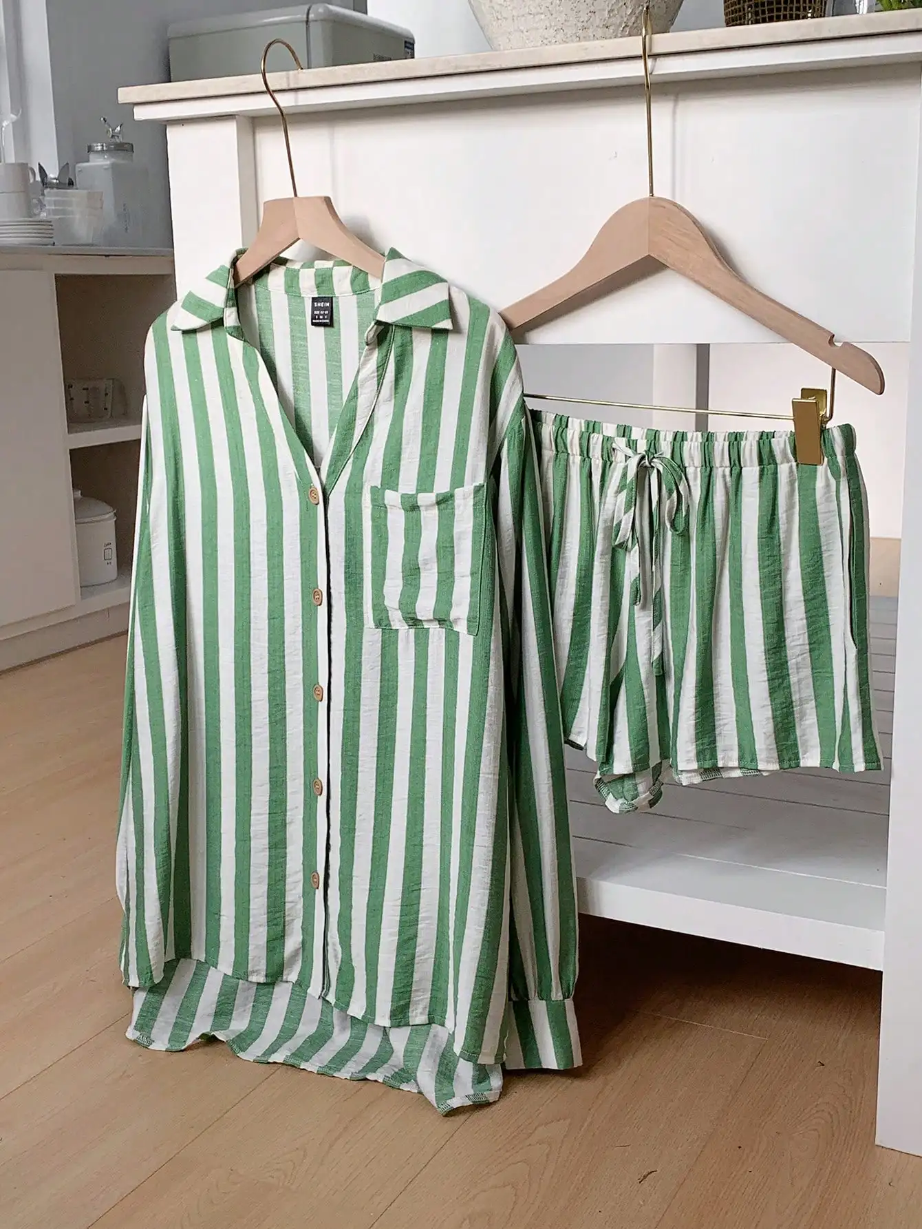 

Green Striped Two Piece Set Women Long Sleeve Shirt And Shorts Casual Summer Pajama Set