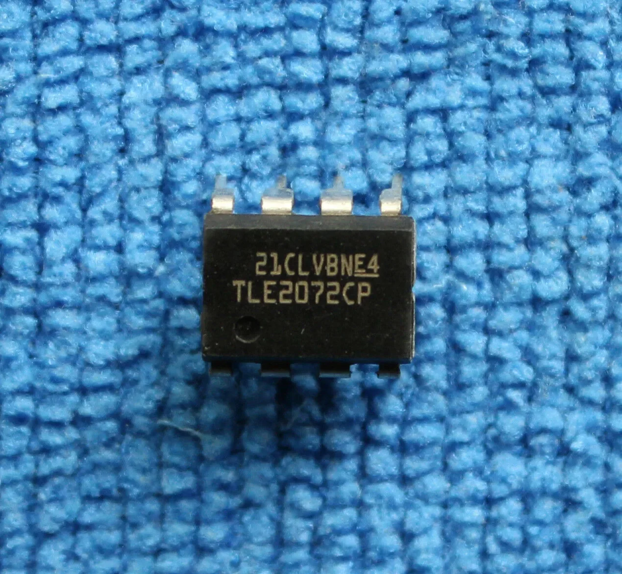1-шт-100-новый-и-оригинальный-tle2072cp-dip-8