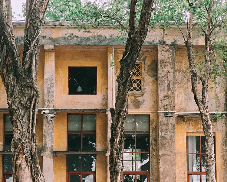 Журнальный столик из цельного дерева в средневековом стиле, комбинированный журнальный столик для гостиной, дома, простой дизайнерский круглый журнальный столик для маленькой квартиры