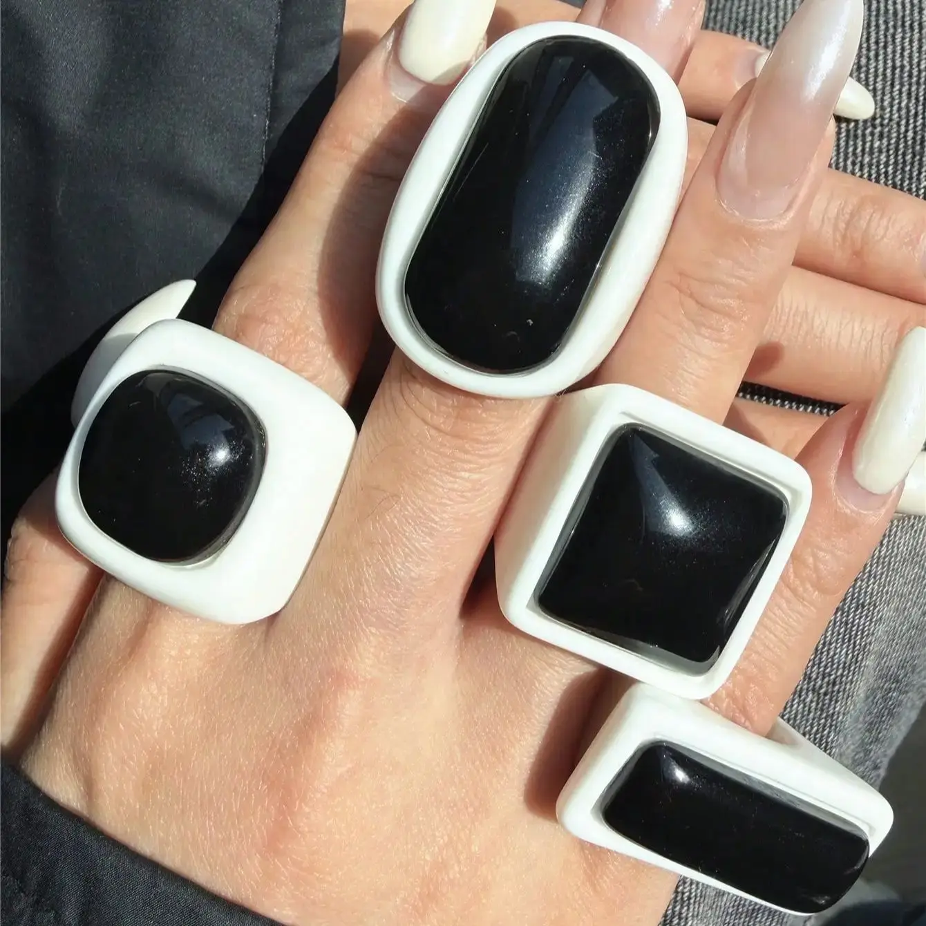 4PCS Black and White Geometric Square Resin Ring Vintage Women's Jewelry Set Perfect Gift for Your Best Friend NEW