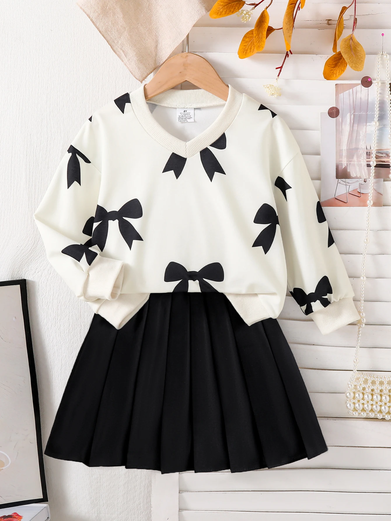 4-8Y Spring and Autumn Girls' Sweet Bow Sweatshirt + Pleated Skirt Set 2-Piece Set Suitable for Family Gatherings/Birthday Parties/Outdoor Leisure Trips/School Activities