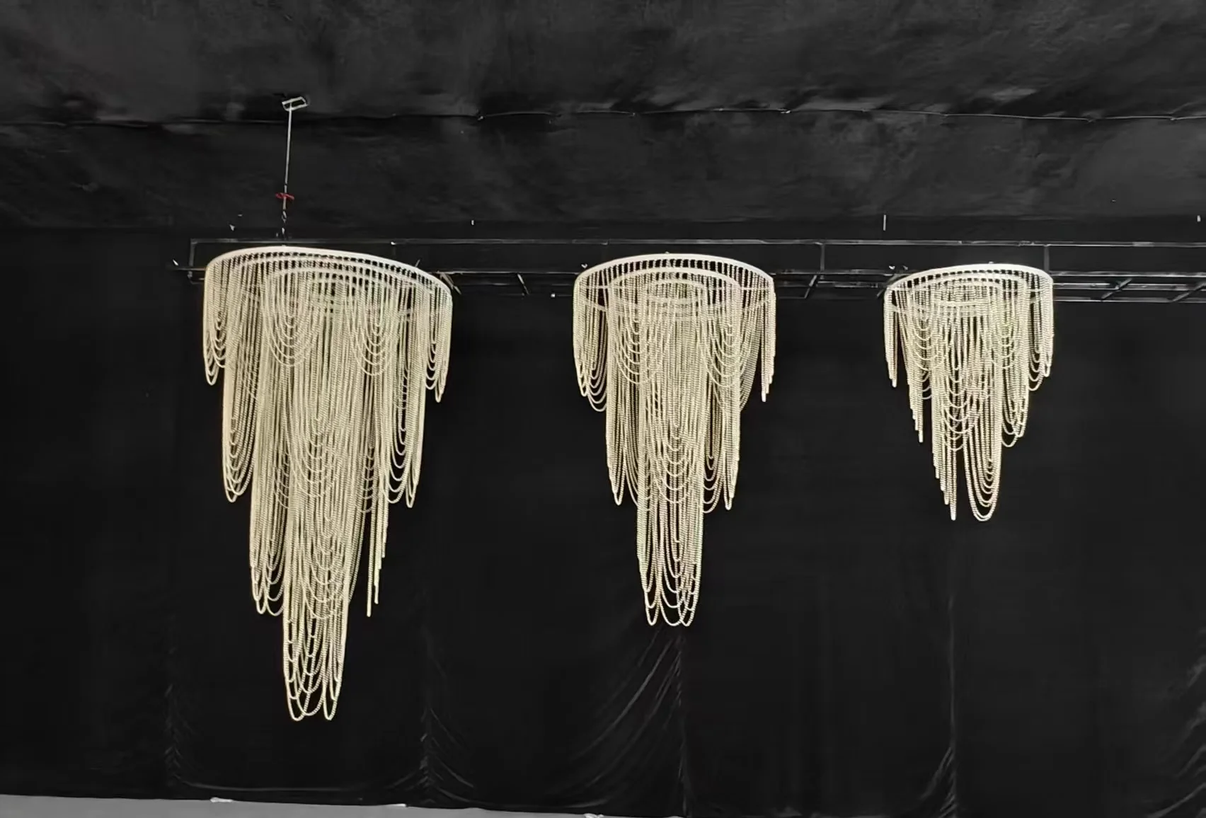 

New Arrival Wedding Props Pearl Blossoming Hanging Piece Pendant Korean Wedding Hall Hotel Ceiling Stage Decoration Curtain 2pcs