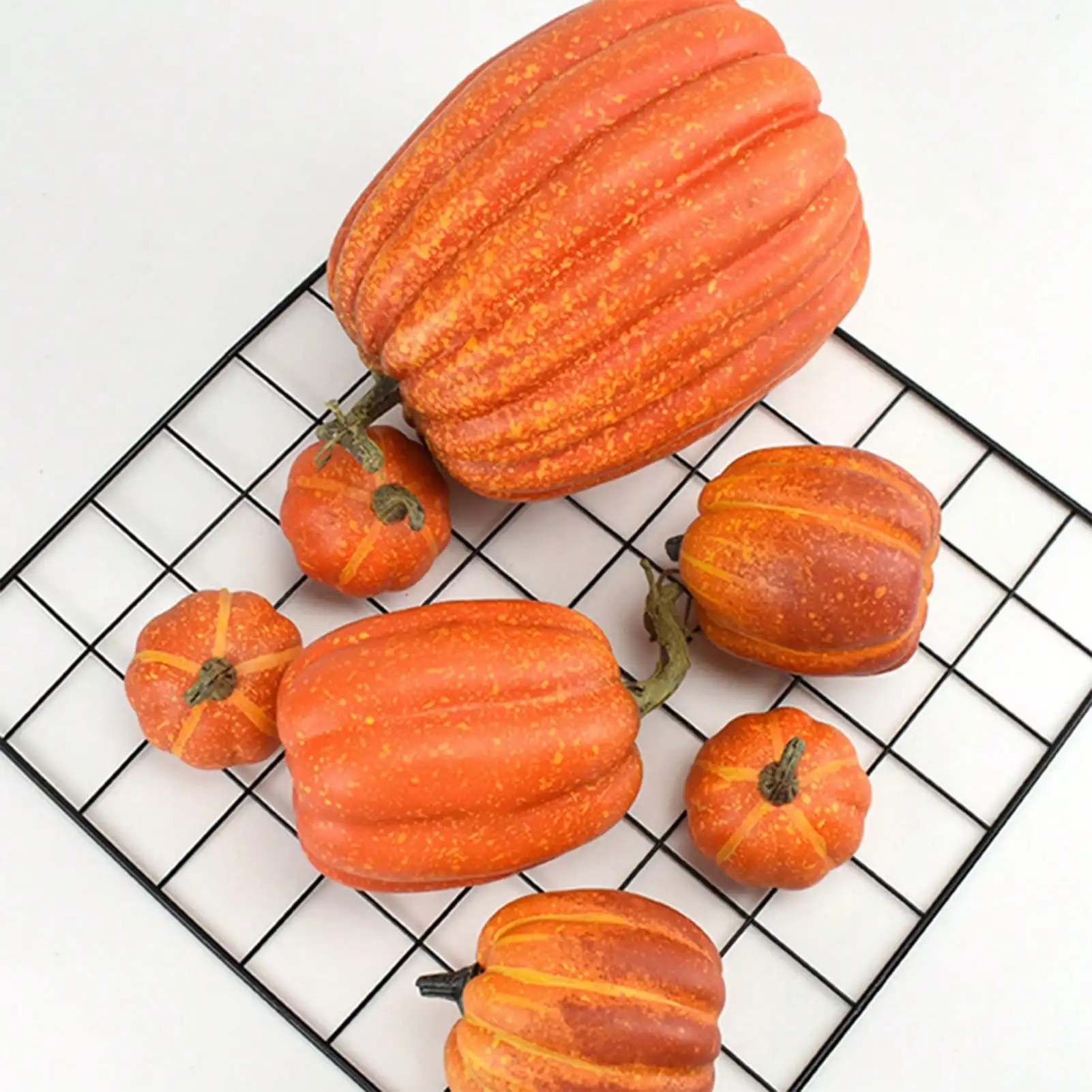 القرع الرغوي المزيف لزينة الهالوين مجموعة حلي اليقطين الاصطناعية الواقعية لديكور حفلات المهرجانات يتم شحنها من الولايات المتحدة الأمريكية