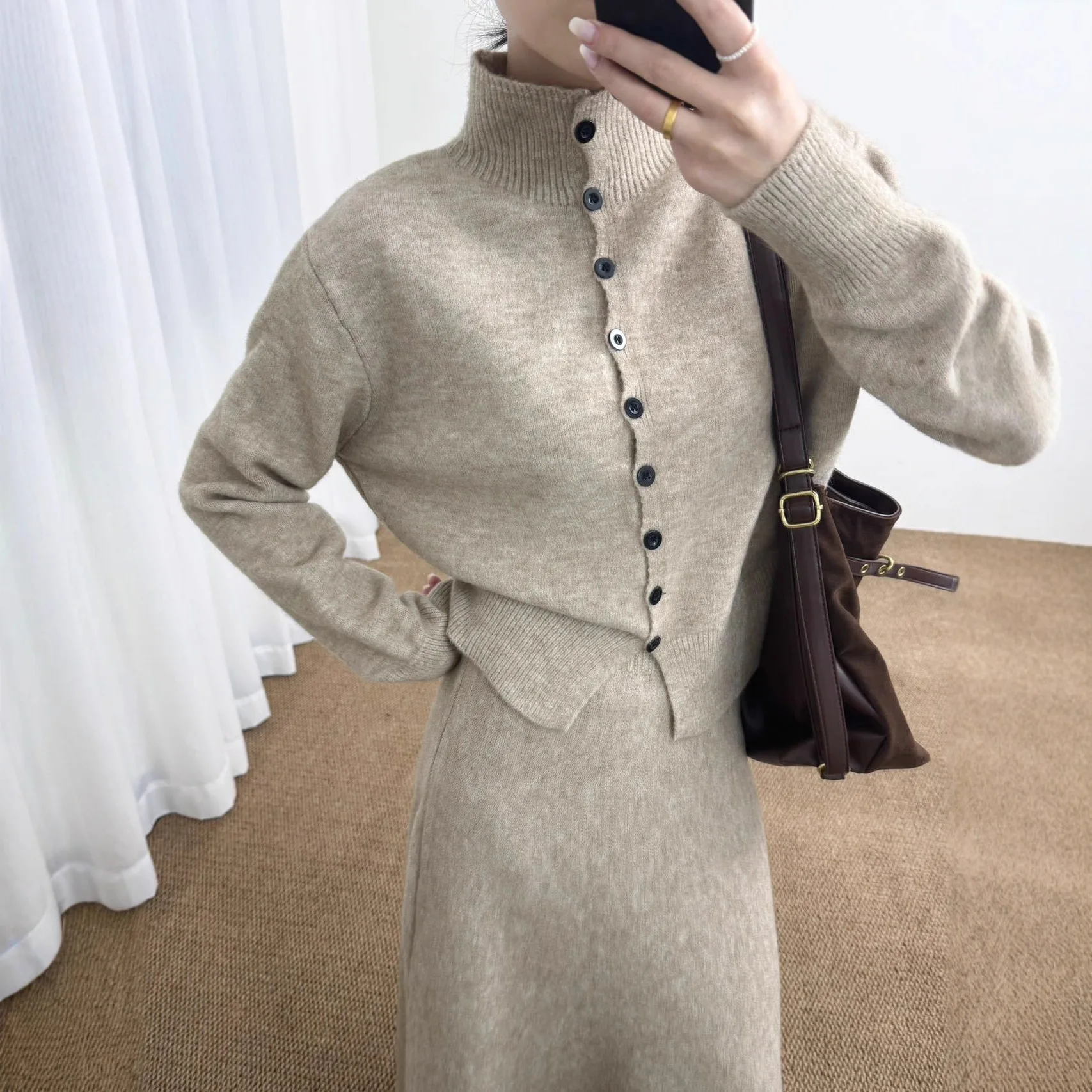 

Новое осенне-зимнее вязаное платье-свитер для детей, высококачественный и модный осенний наряд, полный комплект длинных судов.