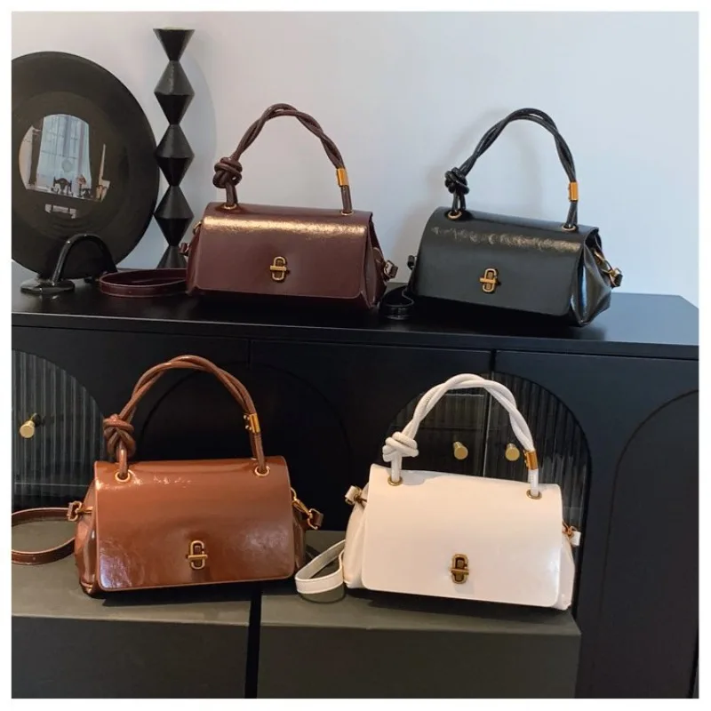 

Unique Fashionable Shoulder Bag Large Capacity Best For Shopper Can Effortlessly Function As A Chic Diaper Bag