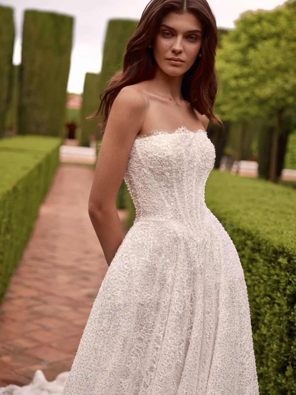 Floor-length Lace Beaded Wedding Dress Graceful Strapless A-line Bridal Gown Customized Luxurious Delicate Dresses For Bride