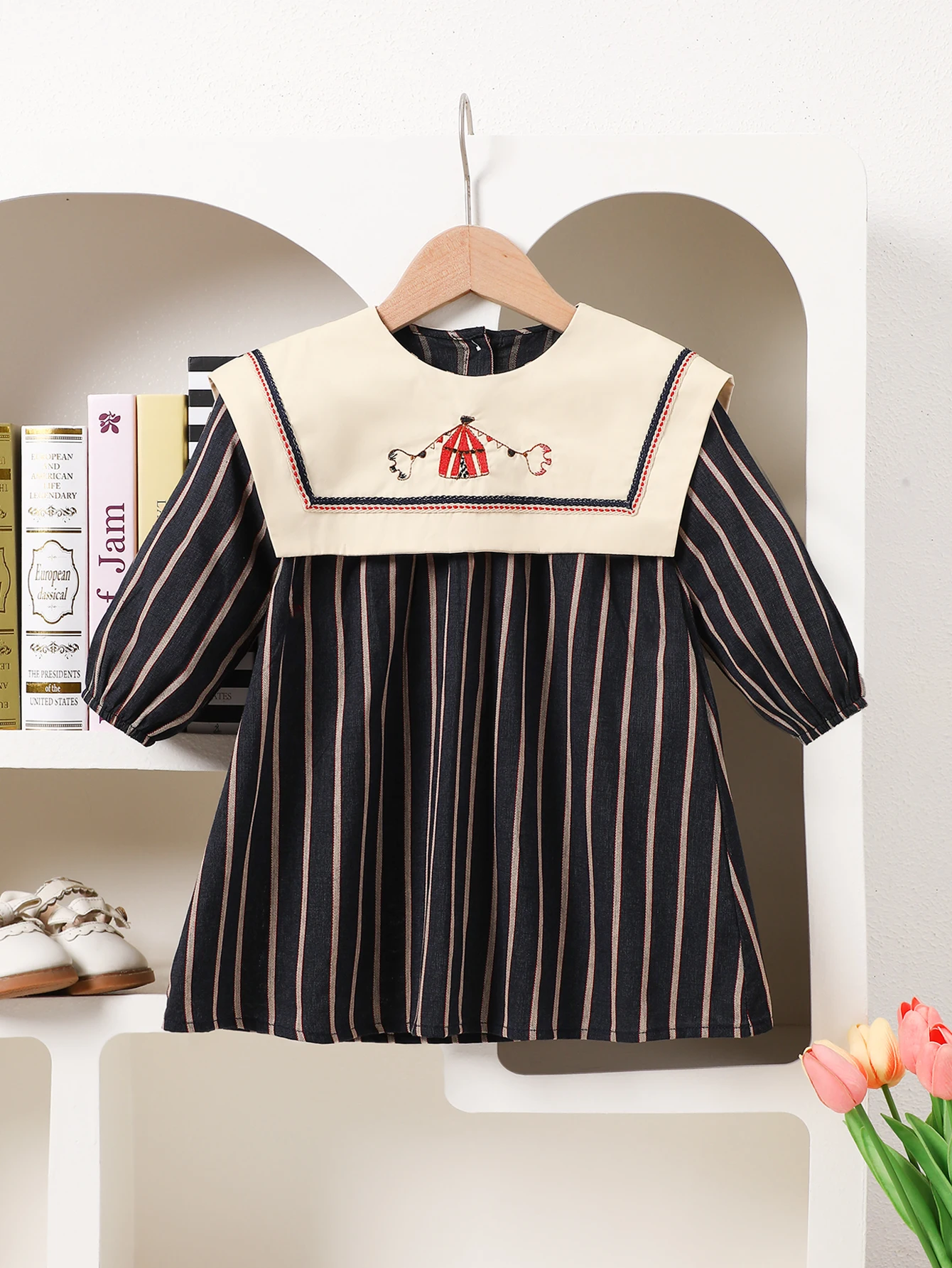 Girls' Black Striped Embroidered Lapel Long-Sleeved Dress, Spring and Autumn Style Circus Pattern Princess Dress, Retro Style Children's Dress