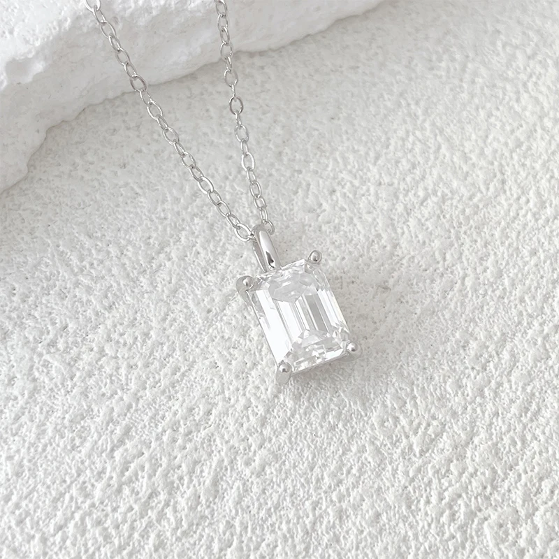 NeeTim 1ct 2ct  3ct 4ct Emerald Cut Moissanite Pendant Necklace for Women S925 Silver with White Gold Plated Necklaces Chain