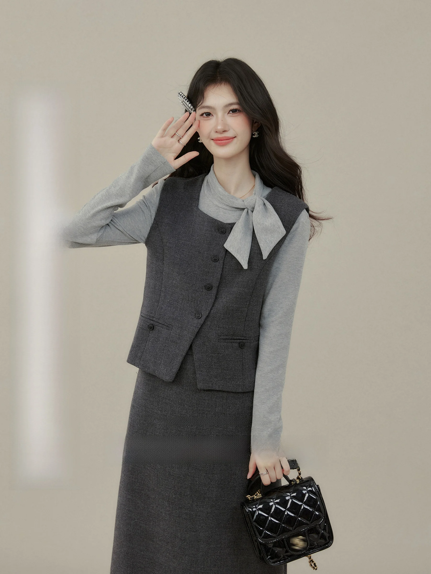 プラスサイズニット長袖Tシャツベストセットミニスカート3点セット ベルリン・ヘルタスタイル アップル体型・ペア体型の女性向け