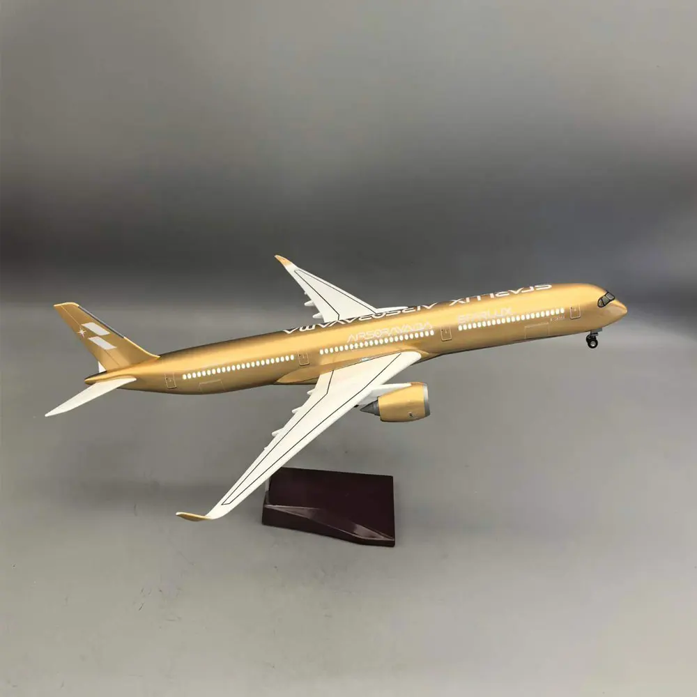 1/157 Scale Plane Model Starlux Airlines A350-1000 Aircraft Resin With Light & Landing Gears Collectible For Aviation Enthusiast