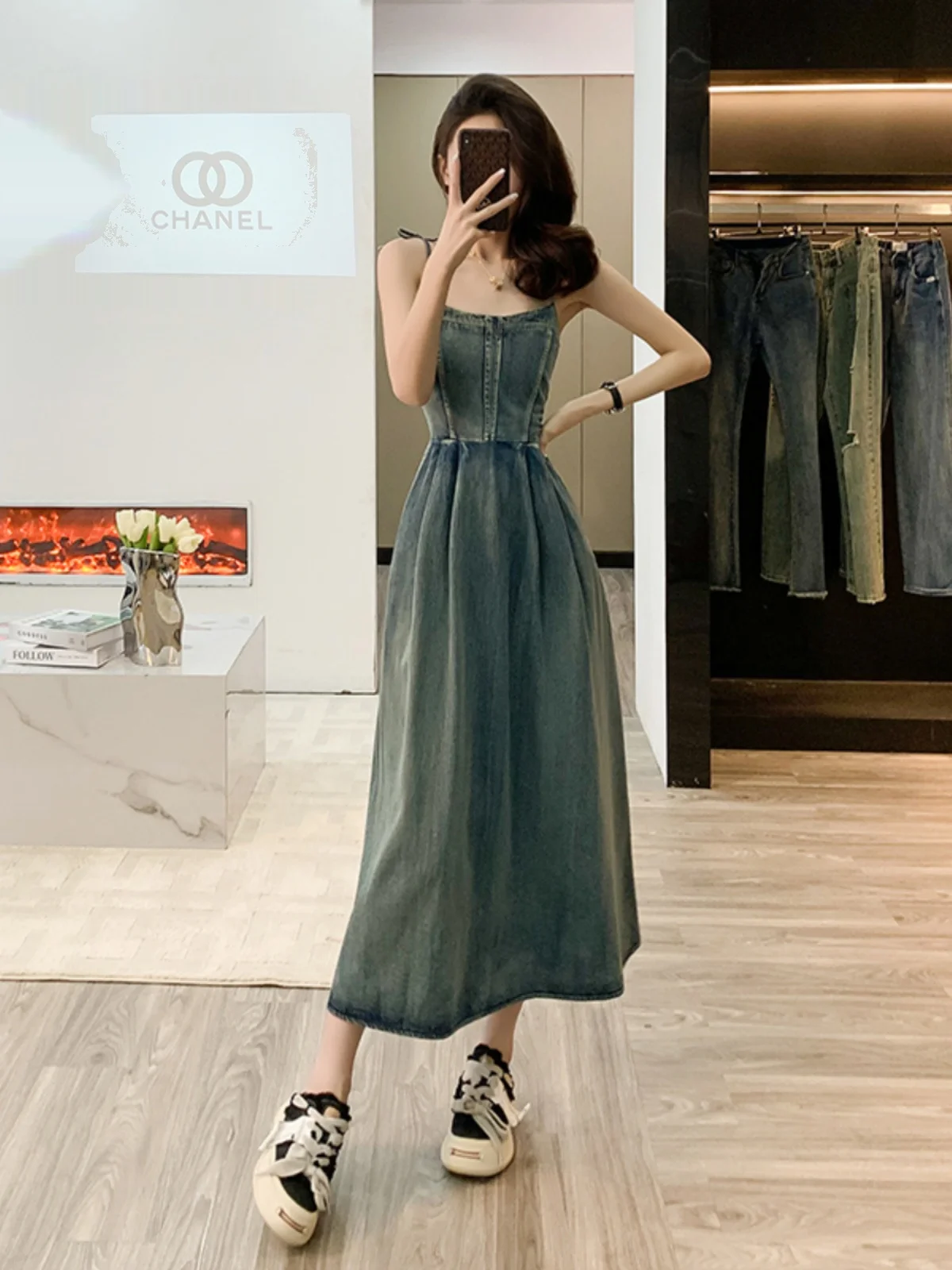 nuovo-stile-primavera-estate-abito-lungo-senza-maniche-a-vita-alta-con-bretelle-design-elegante-e-snellente-in-jeans